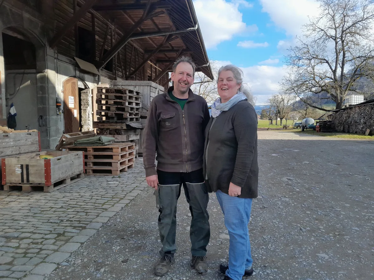 DG_25-05grunder-dominique-eva-rast Fred und Caroline Grunder führen in Belp einen Pachtbetrieb mit Milchvieh.