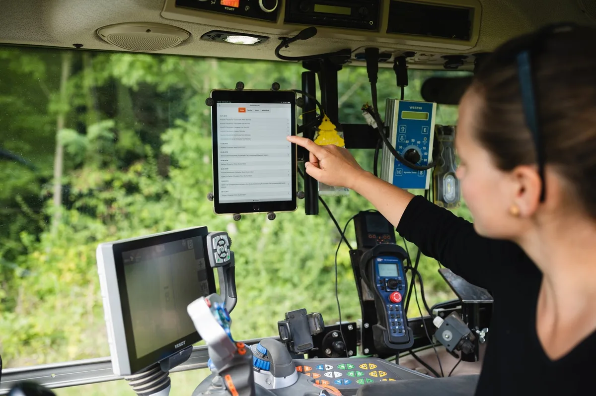 754b16f4ef0496a22c2f181af33428d1b6900c4d Alle Massnahmen können über eine App via Tablet oder Smartphone unterwegs und direkt erfasst werden. (Bilder Agridea)