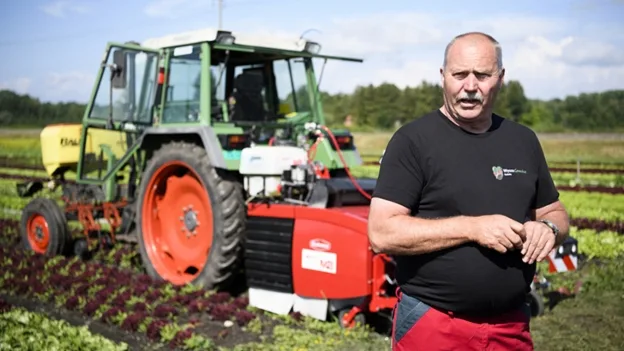 0ba7463b925ba8e78453c073d95e932adc8f71a1 Thomas Wyssa ist seit 30 Jahren Gemüsebauer. (Bild SRF)