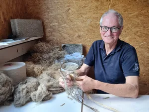 Martin Klöti setzt auf Hanf. 2017 gründete er in Glarus die «Glärnisch Textil» und begann mit der Verarbeitung der Hanfpflanzen.
