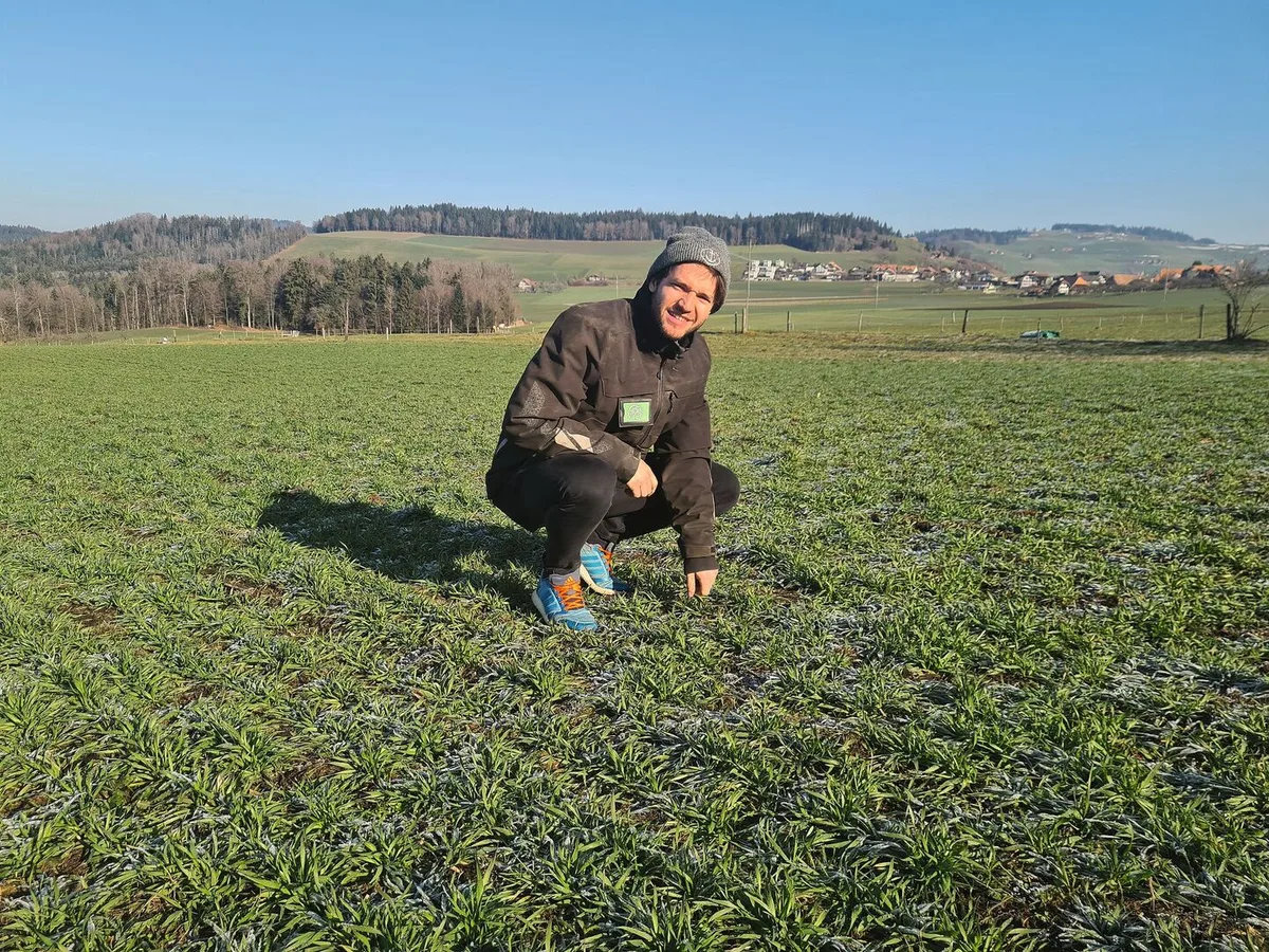 c0f3e1540f033267857808f12b333be1a2ba5f245e13c5b5500112aa4c38b3b6 Manuel Engel setzt in seinem Lohnunternehmen Smart-Farming-Technologie ein und düngt die Kulturen mit Ausbringkarten.