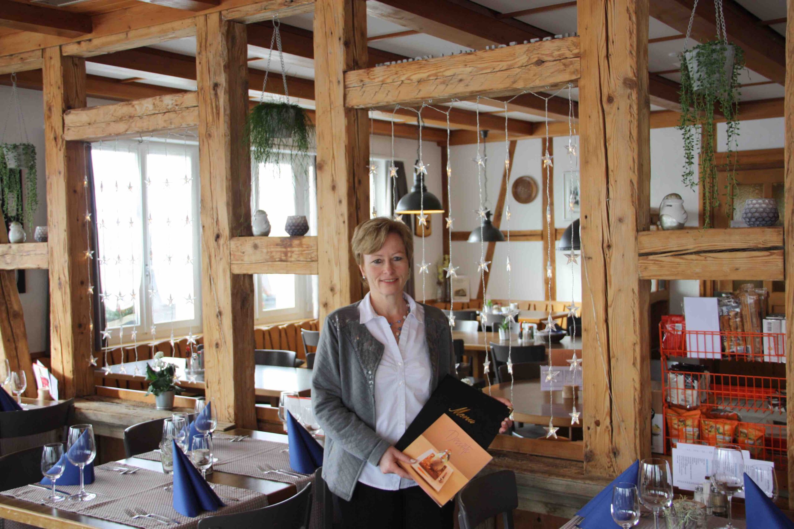 Die Umstände bewogen Nelly Hurni dazu, einen neuen Berufsweg einzuschlagen und die Führung des Dorfrestaurants zu übernehmen. (Bild aw)