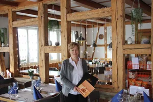 Die Umstände bewogen Nelly Hurni dazu, einen neuen Berufsweg einzuschlagen und die Führung des Dorfrestaurants zu übernehmen. (Bild aw)