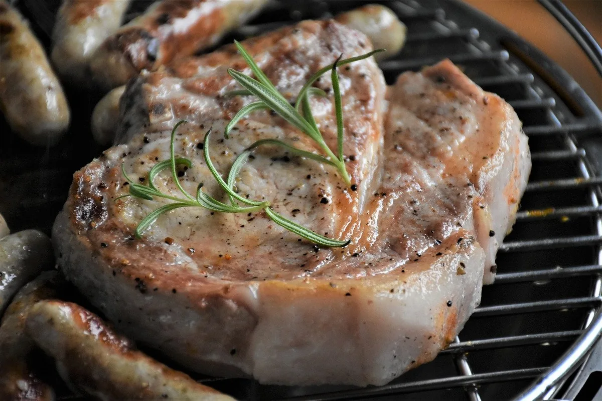 2333a8ff19e537c10d3394108176930479c15b25 Während aus verschiednen Gründen auf dem internationalen Schweinemarkt die Preise steigen, sind sie in der Schweiz derzeit stabil. (Bild Pixabay)