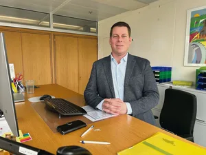 Martin Angehrn in seinem Büro im kantonalen Verwaltungsgebäude in Frauenfeld. Von seinem Eckbüro aus hat er Blick auf das Regierungsgebäude.