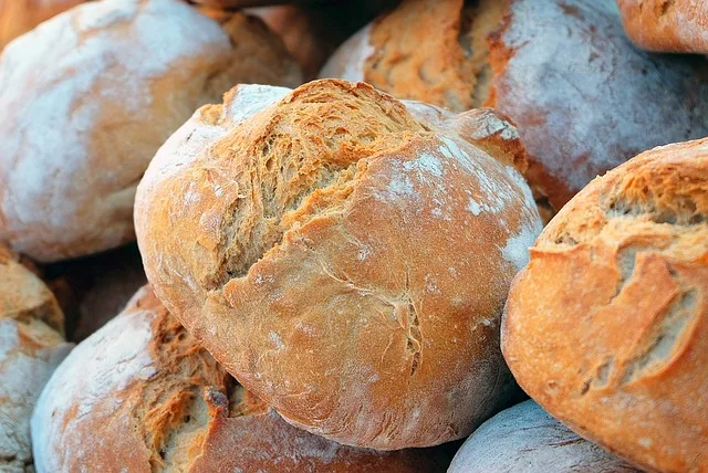 976ab087e74c78f0cbd16b6da951028c32c8b347 Sowohl Brot und Getreide als auch Milch, Eier und Käse kosten weniger mehr als der Durchschnitt aller Lebensmittel in der Schweiz im Vergleich zur EU. (Bild Pixabay)