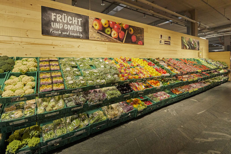 Warum Discounter kein Obst und Gemüse einfliegen, Coop und Migros aber schon