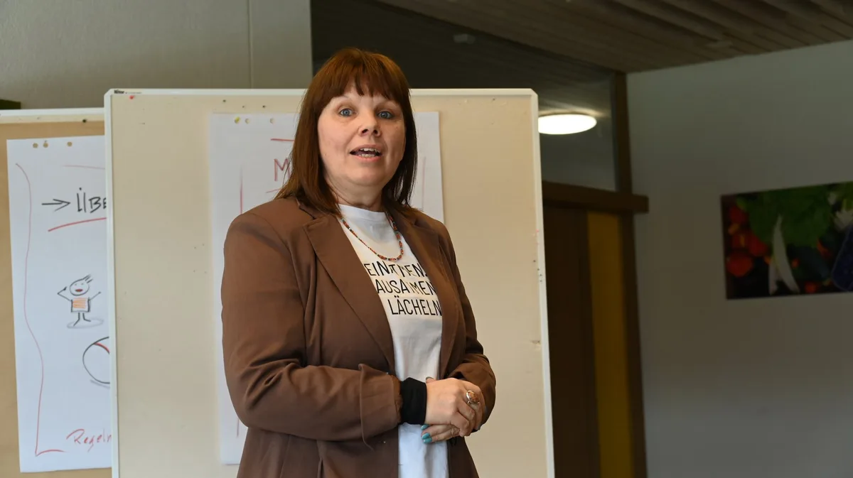 Mit_Lacheln_gelingt_vieles_einfacher__weiss_die_Humortrainerin_Jacqueline_Rüfenacht._Bild_Andrea_Wyss Lachen kann wieder erlernt werden, weiss die Humortrainerin