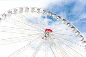 Das Riesenrad auf dem Berner Expo-Gelände gehört zur BEA wie die Kühe und der Streichelzoo.