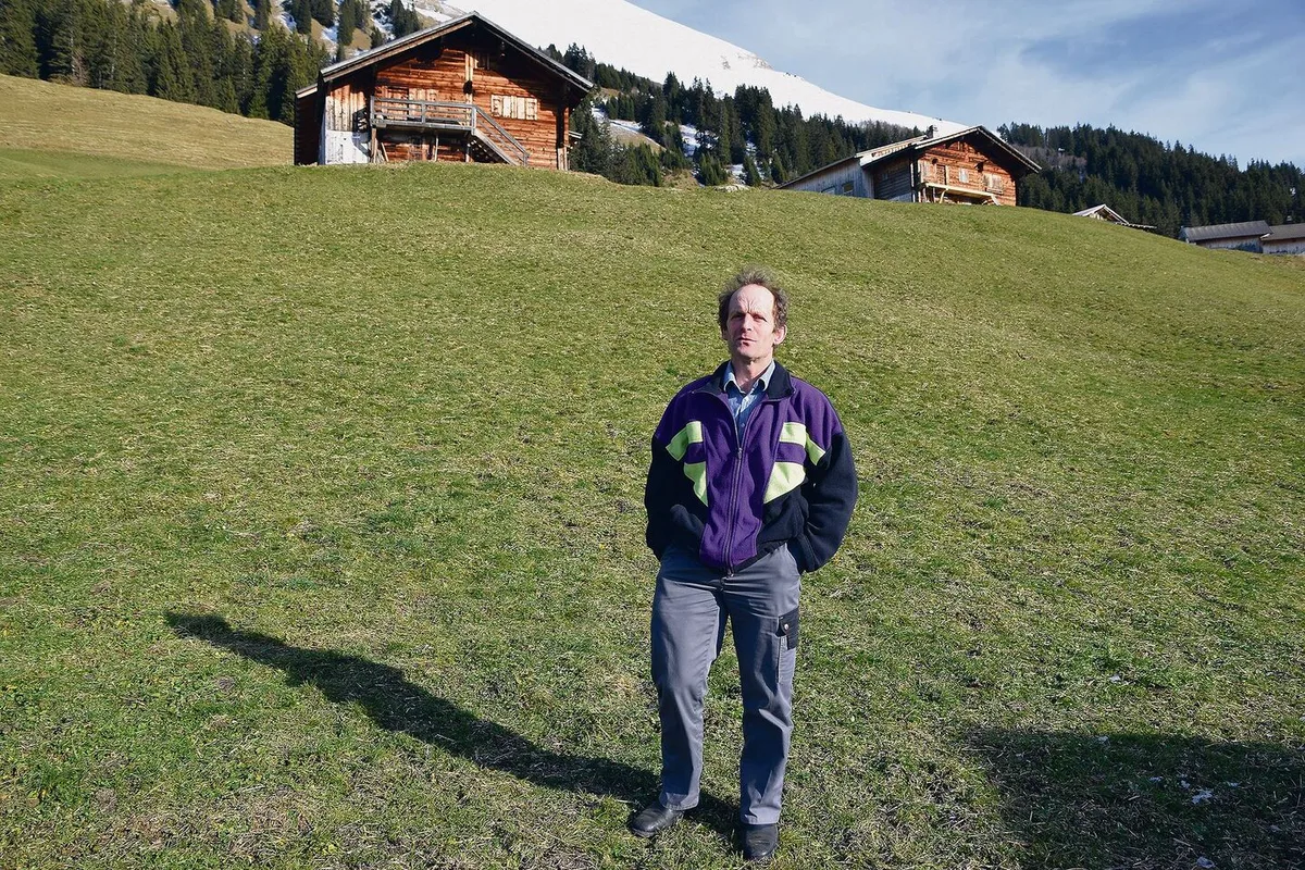 Jörg Trachsel aus Lauenen ist Bergbauer und ist selber von den Massnahmen des Bundesamts für Landwirtschaft (BLW) betroffen. Seit 15 Jahren führt er Gespräche mit dem BLW.