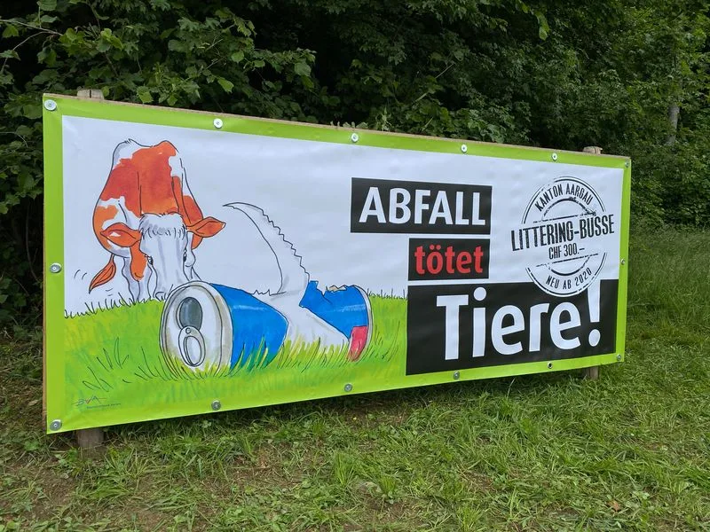 2f463d543757d23a793467b191bd26fbea7368de Die Blachen stehen ab sofort an über 50 Standorten im Kanton Aargau. (Bild BVA)
