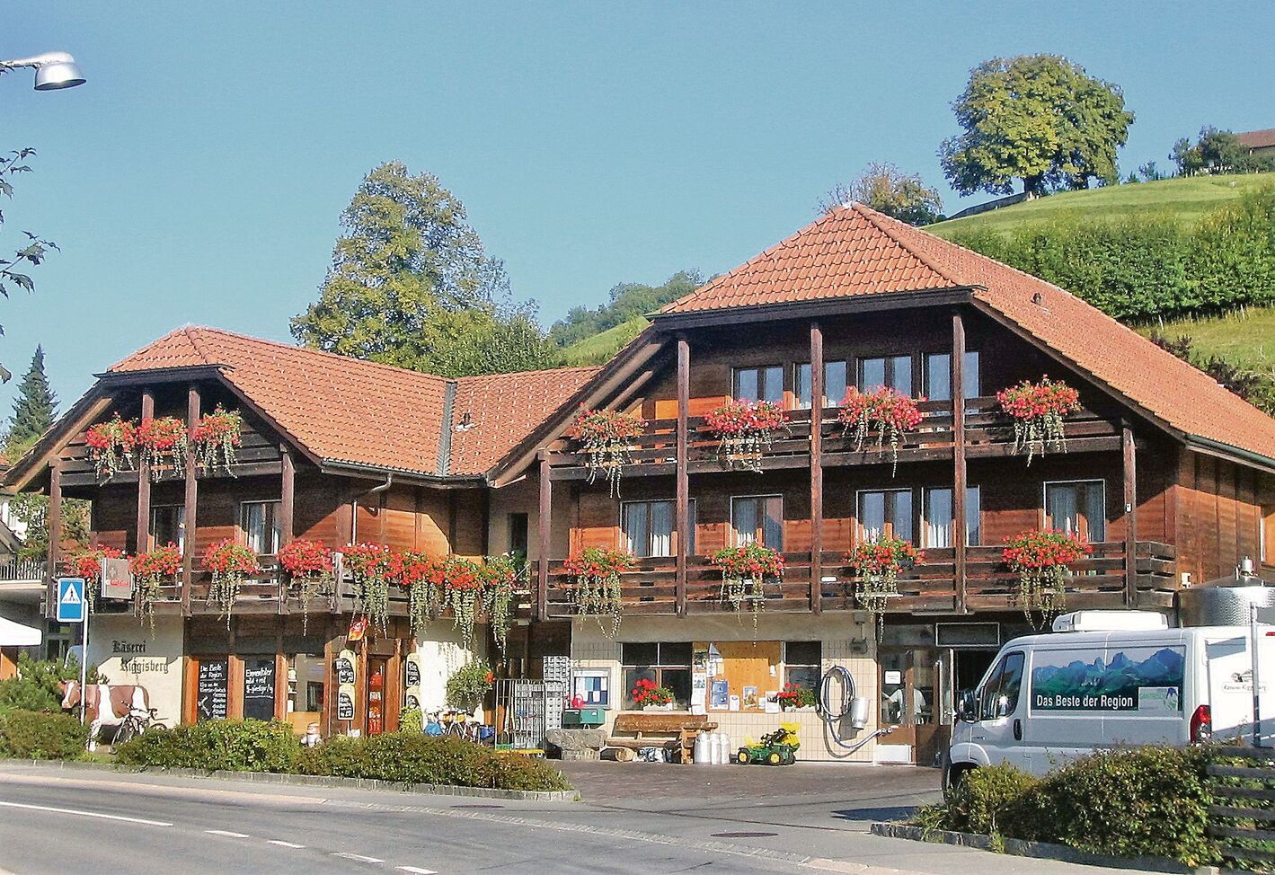 Mehr als 17 Jahre bewirtschaftete Familie Stalder die Käserei Riggisberg. Unter ihnen blühte das Geschäft auf und ihre Spezialitäten waren weit über die Region hinaus bekannt.
