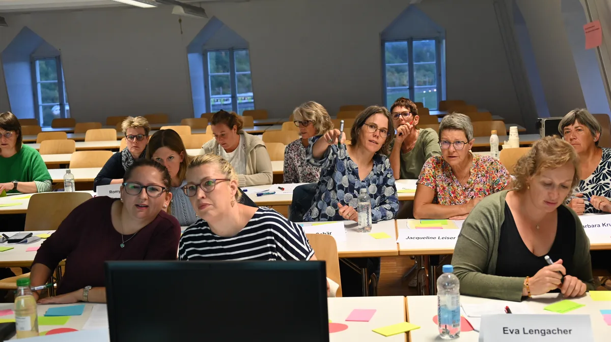 Gruppe Sie engagieren sich bereits in Vereinsvorständen und wollen lernen, wie sie künftig weitere Mitglieder für die Freiwilligenarbeit gewinnen können.