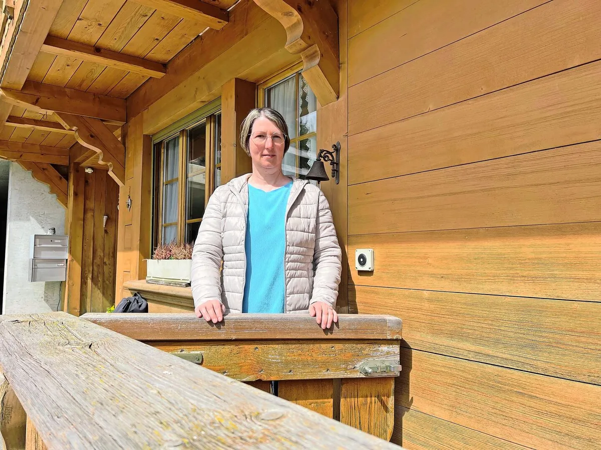 Zu Hause seit bald 25 Jahren: Bäuerin Brigitte Haas auf ihrem Betrieb Bergli auf 950 m ü. M. in Marbach LU, Gemeinde Escholzmatt-Marbach.
