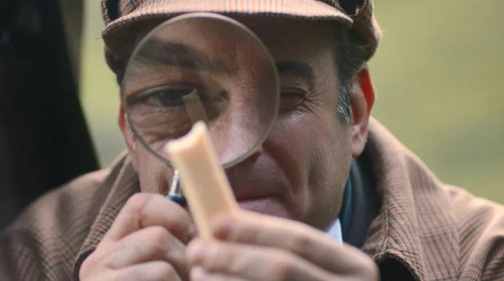 31c1fe270fd20a7307d5107593fe5c860384254e Im Gegensatz zu den versierten Käsern weiss Sherlock Holmes nach wie vor nicht, was das Geheimnis eines guten Appenzeller Käses ist. (Bild Switzerland Cheese Marketing)