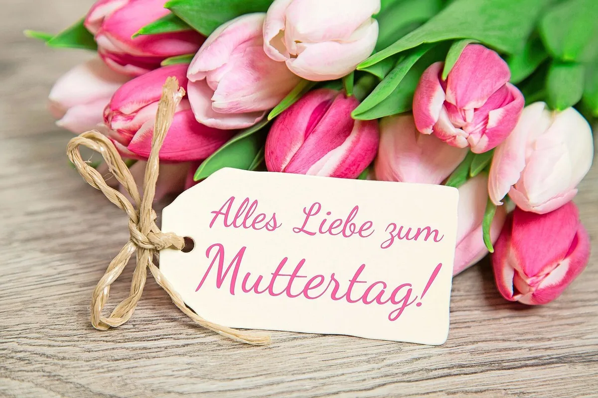 ef00dabfc4dbb0706e1678eabf0ee80111cc1d1c1ba42cb55c2ae548d035fb33 Blumen sind die häufigsten Muttertagsgeschenke, auch 110 Jahre nach Einführung des Feiertages.