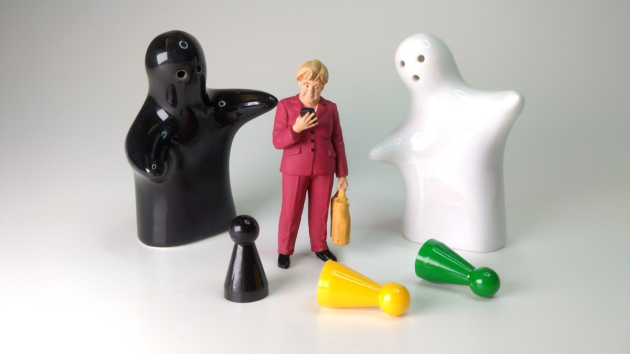 Nach dem Scheitern der so genannten Jamaika-Koalition steht Angela Merkel noch ohne Regierung da. Nun könnte die Neuauflage der Grossen Koalition (GroKo) kommen. (Bild Pixabay)