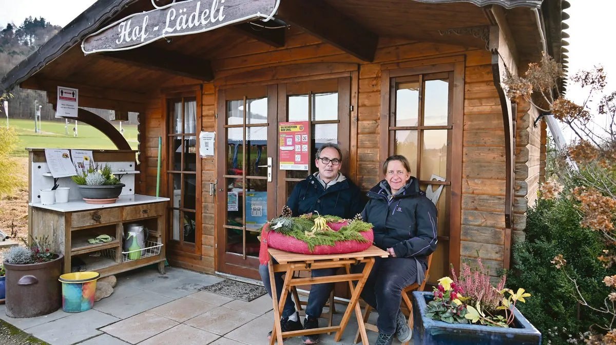 d665b6b6c2e5151257ba3125765cebcc050c4f7d Bettina Tiefenbach und Andreas Kocher haben mit ihrem Hof noch grosse Pläne. Der Verkaufsraum soll vergrössert und der Einkauf zum Erlebnis werden. (Bild Andrea Wyss)
