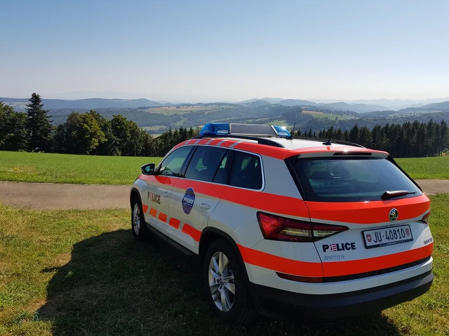 Mann bei Traktorunfall im Kanton Jura schwer verletzt