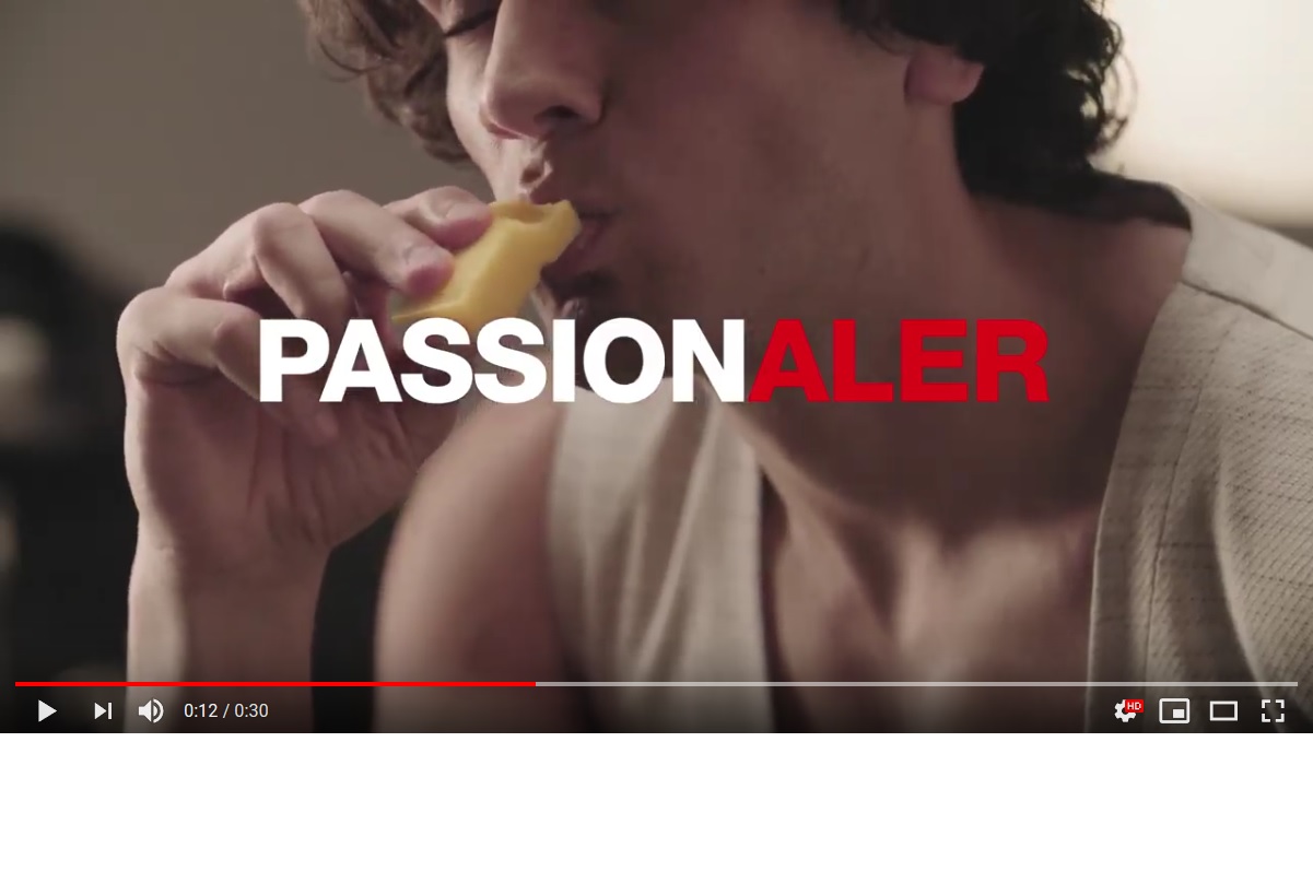 Ausschnitt aus dem neuen TV-Spot: Neu stehen nicht mehr Prominente im Mittelpunkt, sondern das Produkt. (Videostill: ES)