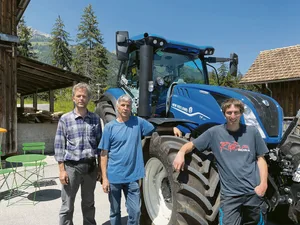 Die Köpfe hinter der ersten öffentlichen Biogas-Tankstelle der Schweiz: Samuel Moser, Niklaus Hari und Pius Allenbach von der Biogasanlage Frutigland GmbH (v. l.).