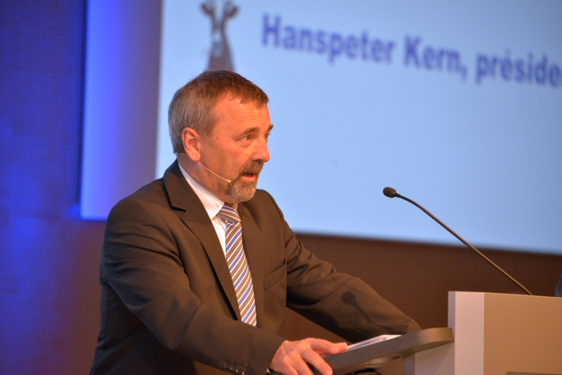 SMP-Direktor Hanspeter Kern bei seiner Eröffnungsrede.