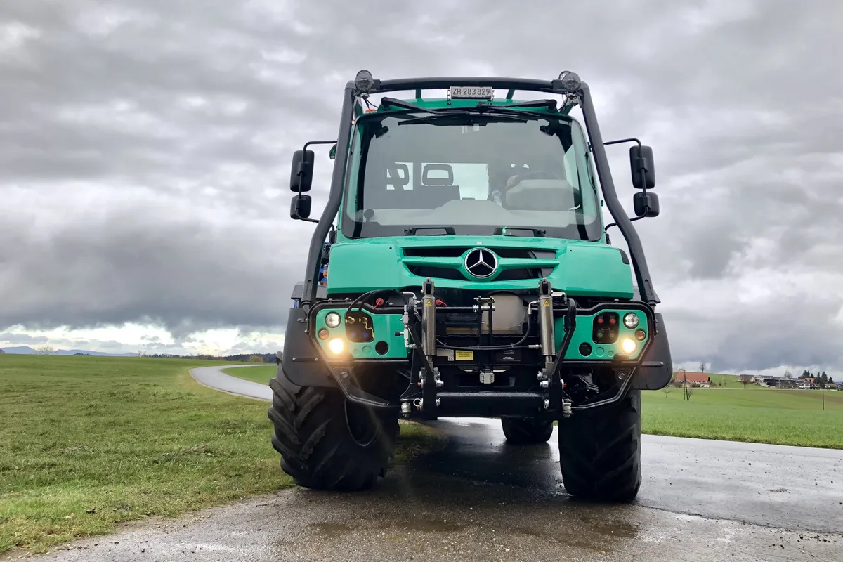 bfa57531d753a960733820b7ebe873faad2490e6 Der Agrar-Unimog U 530 ist ein vielseitiger Geräteträger für die Landwirtschaft. (Bild: «die grüne»)