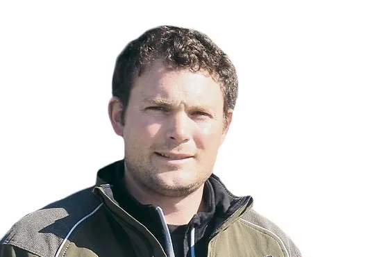 e4fd30e26cf287a4a5fee89c23bb2a13f4b62a56 Damian Signer ist Jäger und bietet mit seiner Firma «Waidwerker» Prävention, Eindämmung und Beratung bei Wildtierschäden an. (Bild Christian Weber)