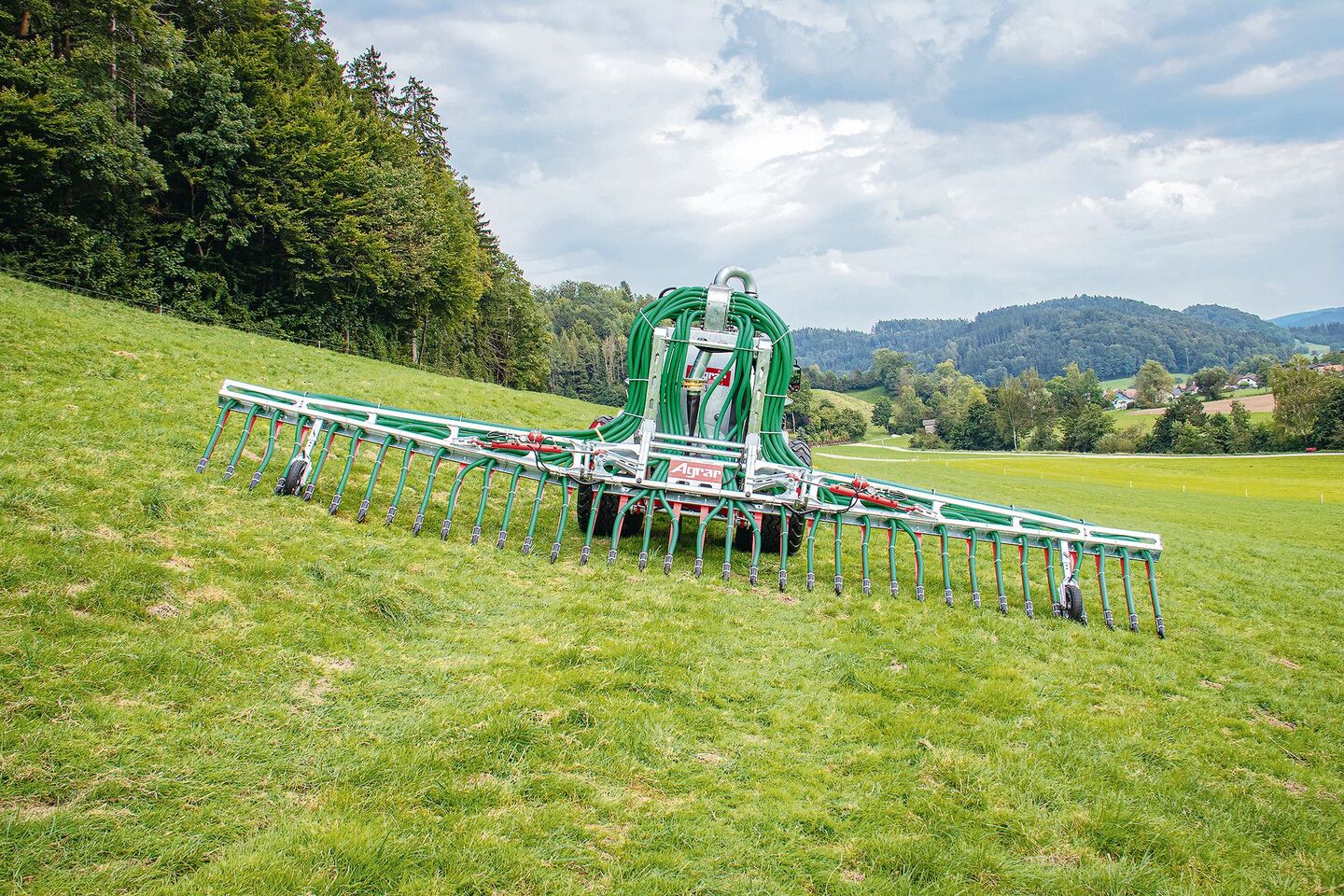 Agrar Landtechnik entwickelt Schleppschuhverteiler zum einfachen Nachrüsten