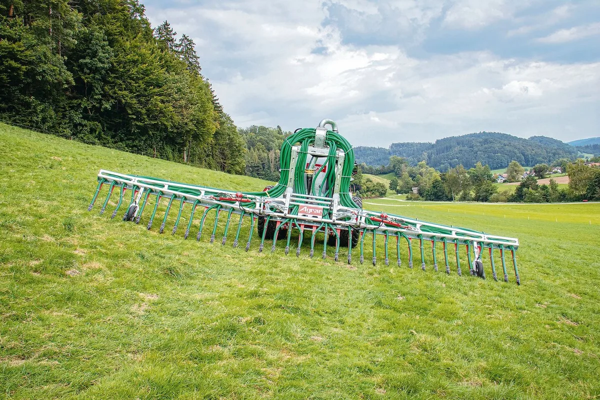 Agrar Landtechnik entwickelt Schleppschuhverteiler zum einfachen Nachrüsten