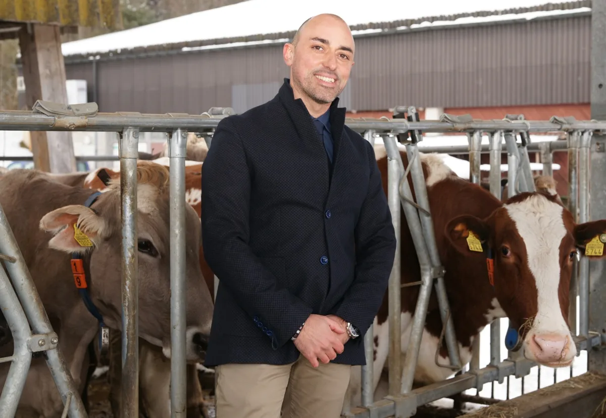 76af986e17246e4f7cf93f629d70aa80455a78b6 «Neben seiner vielseitigen Berufs- und Führungserfahrung bringt Joël Bérard fundiertes Wissen im Bereich Tiere und Tiergesundheit mit», teilt Agroscope in einer Medienmitteilung mit. (Bild Agroscope)