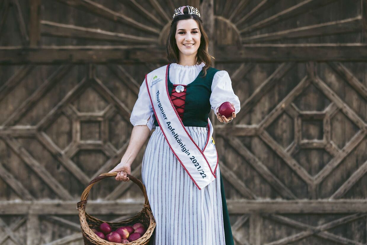 Katja Stadler hat als Obstbauberaterin am Arenenberg auch beruflich viel mit Äpfeln zu tun.