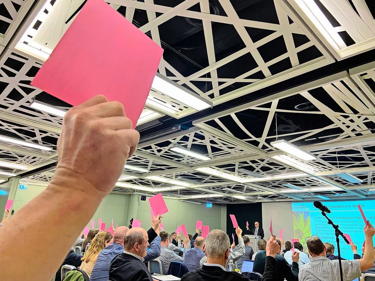 Die LAKA sagt Ja zu einer Statutenänderung für zwei weitere Sitze im Vorstand des Schweizer Bauernverbandes. Bisher konnte ein kantonaler Bauernpräsident nicht Einsitz nehmen, wenn der SBV-Präsident aus seinem Kanton stammt.