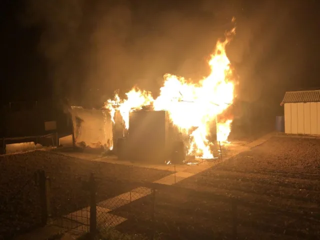 e2f9f7573659f80d045c059fc95be7a60c8d5e04 Zwar rückte die Feuerwehr schnell an, das Gebäude und die Hühner konnten aber nicht mehr gerettet werden. (Bild Kapo BL)