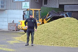 Der gelernte Landwirt Matthias Schild ist seit Januar 2024 Chef der Grastrocknungs-Genossenschaft Märstetten und Umgebung. An Zukunftsplänen fehlt es ihm nicht.