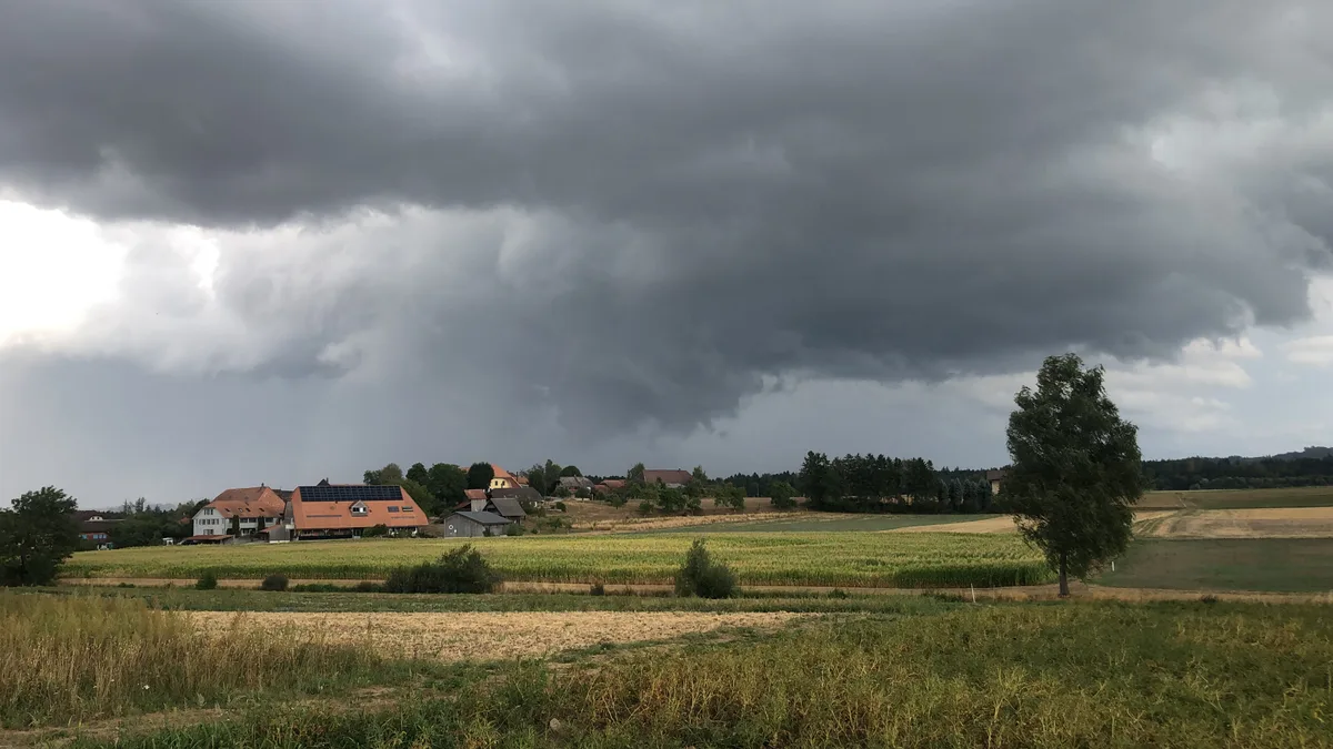 Foto_SH.jpg Der perfekte Sturm: Erst kam die Trockenheit, dann der Hagel – und ein rettender Herbst ist nicht in Sicht.