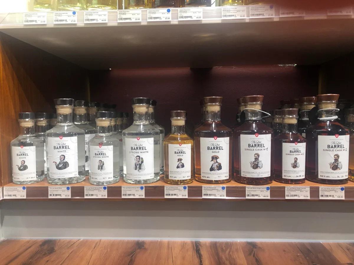 0e7dfdfcfbb2ab45f65241b827af55a841b6342b Rum verwandtes Destillat aus Schweizer Rübendicksaft. (Bild et)