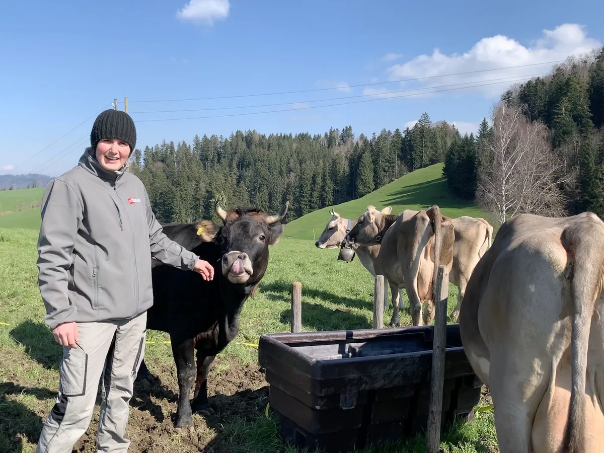 Weiden_bei_scho__nster_Aussicht Corinne Röthlisberger führt einen «Wiiberhof» par exellence