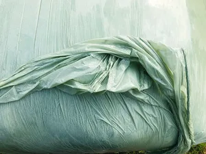 Kunststofffolien kommen auf dem Betrieb verschiedentlich zum Einsatz. Der Schweizer Bauernverband ist Mitglied des Vereins Erde Schweiz und ruft zum Recyceln auf – das sei aktiver Umwelt- und Klimaschutz.