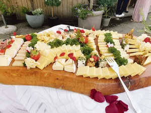 Schweizer-Käse ist beliebt: Wegen der Corona-Pandemie sind die Exportmärkte aber unter Druck geraten. (Bild BauZ)