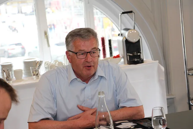 f4f7d57f4ac1b64dd508b00e210925e968ad65af Ruedi Zgraggen, Präsident des Schweizer Raufutter-Verbands gab die neuen Preise bekannt. (Bild rü)