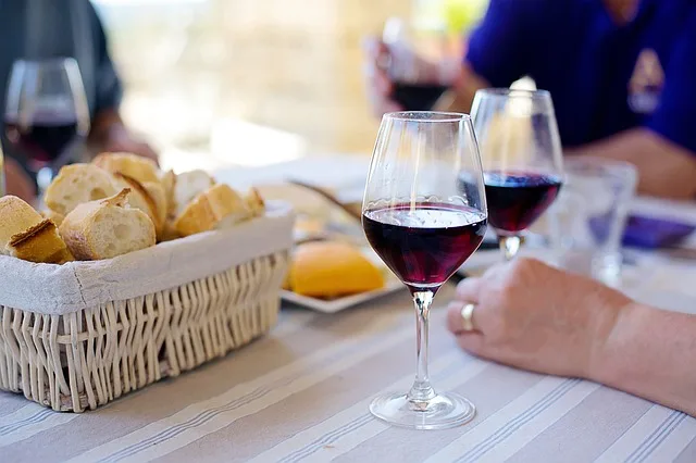 a495040eb8df1a0a1e20123b0b06b2788e18406c Wein muss sein – auch im Sinne einer Interessensvertretung der Weinbranche in Bundesbern. (Bild Pixabay)