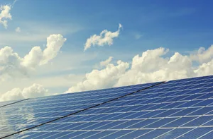 Bewerbungen für die Auszeichnung Watt d'Or müssen aktuell sein, das heisst, dass zwischen August 2022 und Juli 2023 entscheidende Aktivitäten erfolgt sein müssen. Vorschläge können bis zum 16. Juli 2023 beim Bundesamt für Energie ganz einfach per Online-Formular eingereicht werden.
