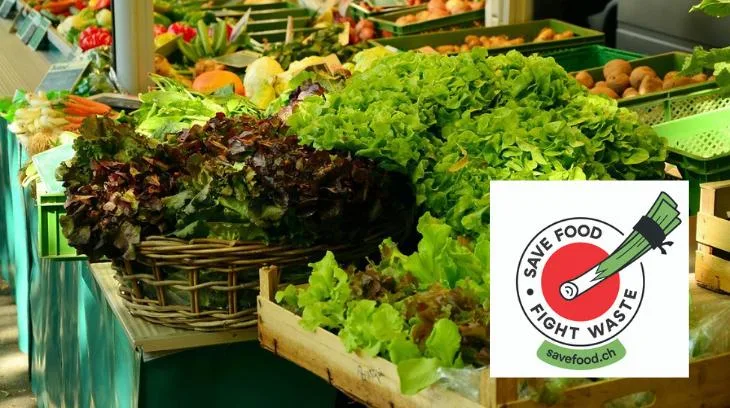 Die Kampagnen-Kleber machen darauf aufmerksam, dass man mit dem Kauf nicht-normgemässer Ware einen Beitrag zur Vermeidung von Lebensmittelverlusten (Food Waste) leisten kann. (Bild congerdesign / Pixabay / SBV)
