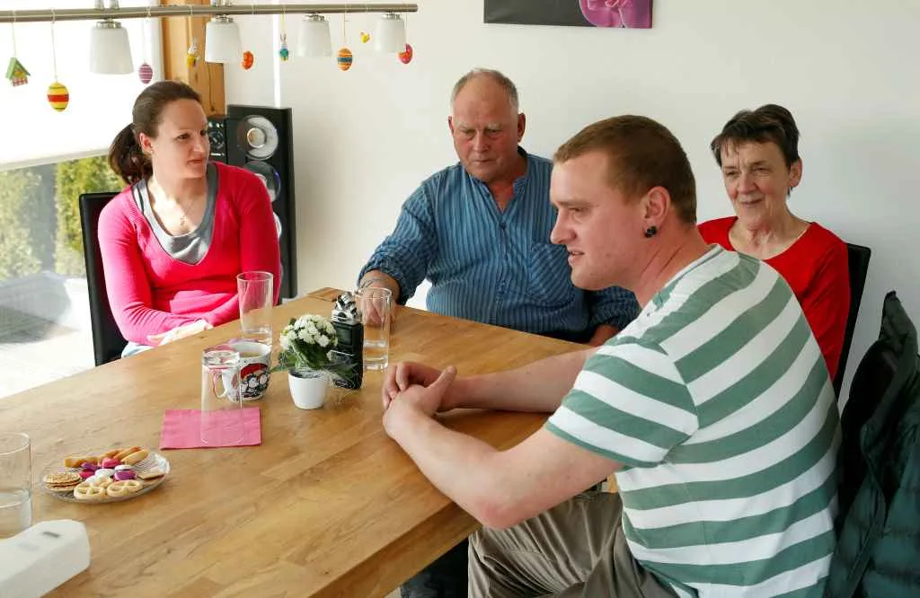 2fdbba144434413a67b25b89921677e9d1d0ba52 Young Farmers: Familie Salm musste sich nach der Hofübergabe an die neue Generation frisch organisieren. Bild: Ruben Sprich
