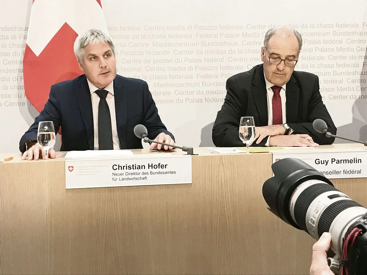 «Diese Vorgabe ist umstritten, das ist mir bekannt»: Christian Hofer gibt sich zurückhaltend, wenn man ihn fragt, ob auf die 3,5 % Biodiversitäts-Förderfläche im Ackerbau nicht verzichtet werden sollte.