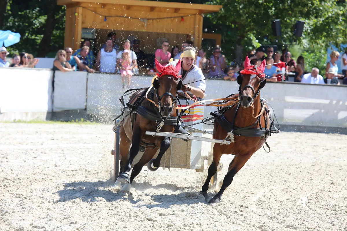 c8c7043dd5b6f987a7817501c19bce94f0240f37 Fredy Lisser als Römer. (Bilder Karin Rohrer)