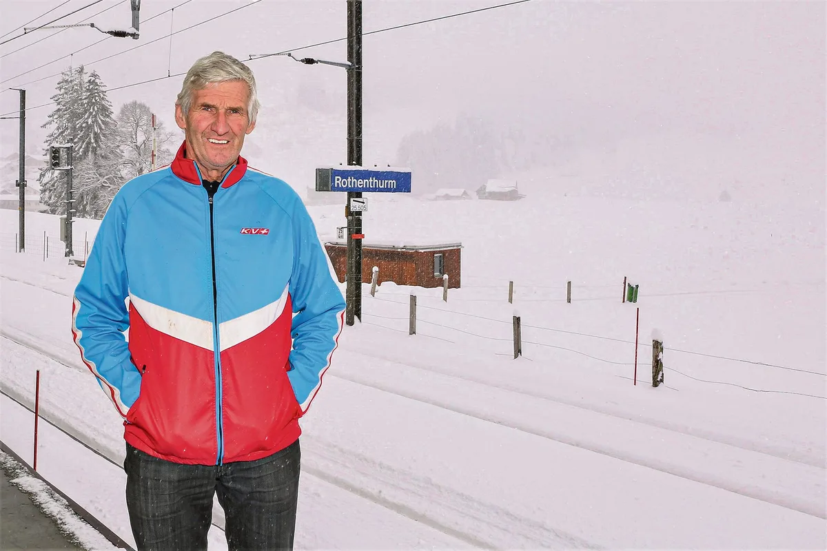 6ae8f4f7afd9ac0ac4b0be7626ac162ce007f0fd Es ist noch nicht lange her, da lag ordentlich Schnee neben der Finnenloipe Rothenthurm, wo Matthis Marty seinen Langlaufshop betreibt. (Bild Reto Betschart)