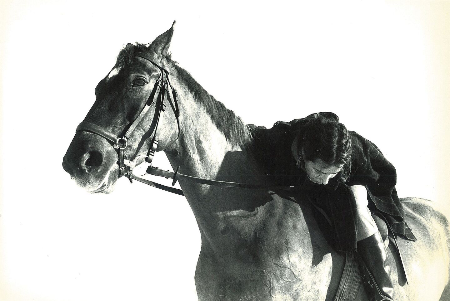 Ice Cream und Ursula Matile-Bürgi in jungen Jahren. Die Stute war 1970 das erste Pferd aus Tiefkühlsamen, das in der Schweiz geboren wurde. Heute gehört diese Methode, insbesondere bei Warmblutpferden, auch hierzulande zur Tagesordnung.