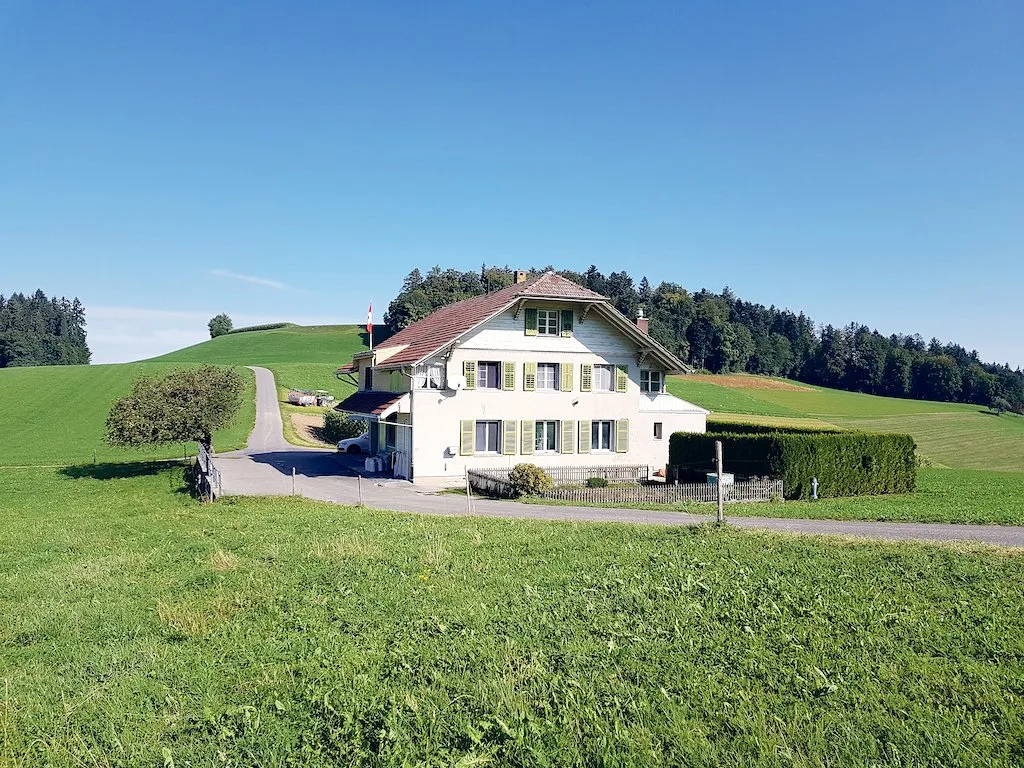a4d66c4c505e0f9804cb681e89d0dabe8ce50dfe Gleich zwei Jubiläen hätte die Käserei Ganzenberg heuer feiern können. Wann aber genau die Käseproduktion aufgenommen wurde, ist nicht bekannt; das Protokollbuch ist verschwunden.(Bild bh)